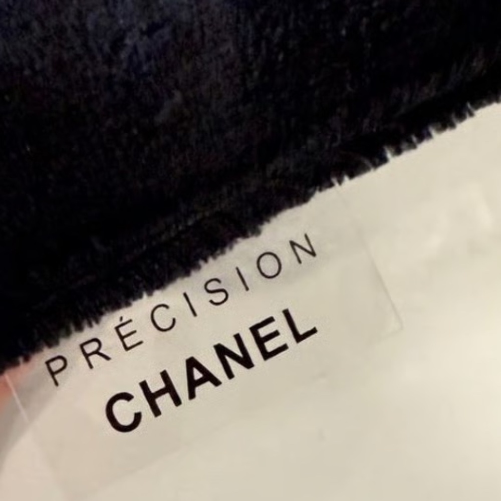 NWT Chanel Beauty Precision Adjustable Crossbody Shoulder Bag Black and Black - Picture 3 of 4